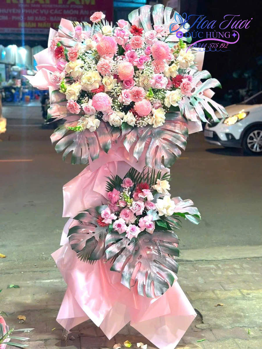 Kệ khai trương cho quán ăn sang trọng